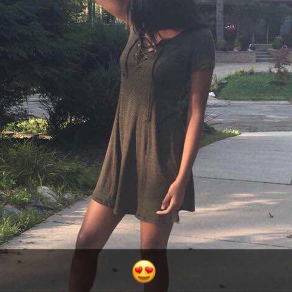 Dress - Picture 1 of 4